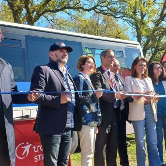 Inauguration bus scolaire rétrofité GNV à Sillé-le-Guillaume