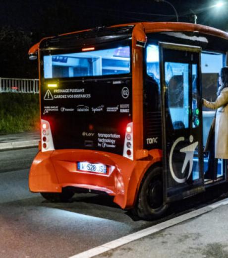 Paris-Saclay-Autonomous-Lab-Service-nocturne-i-Cristal-1