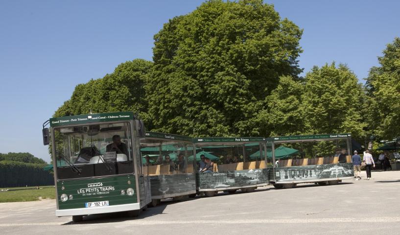 Petit train Versailles Transdev Île-de-France transport tourisme passagers