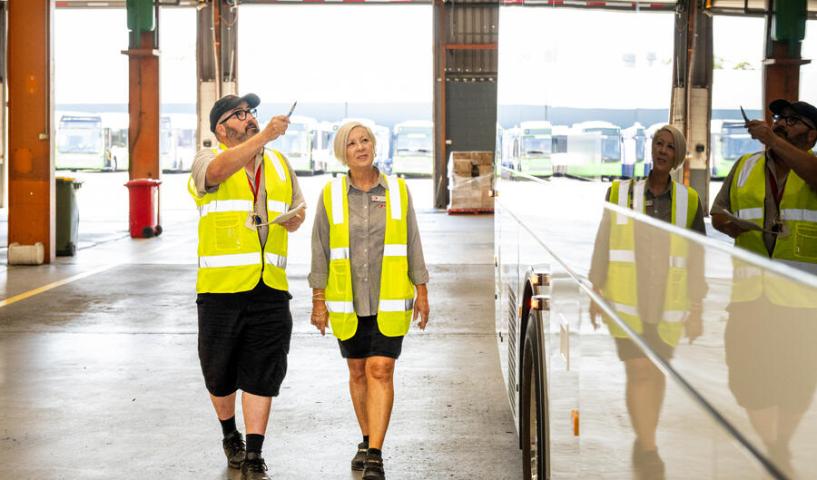 australia-queensland-bus-driver-2