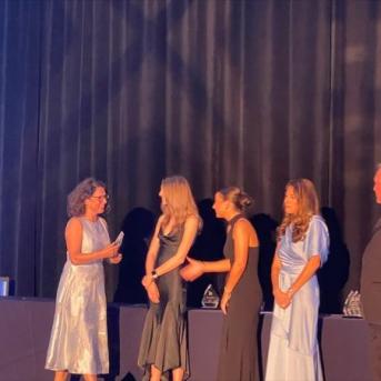 Cérémonie du Remise du Silver Award reçu par Ludovica DUGUE-KELLING