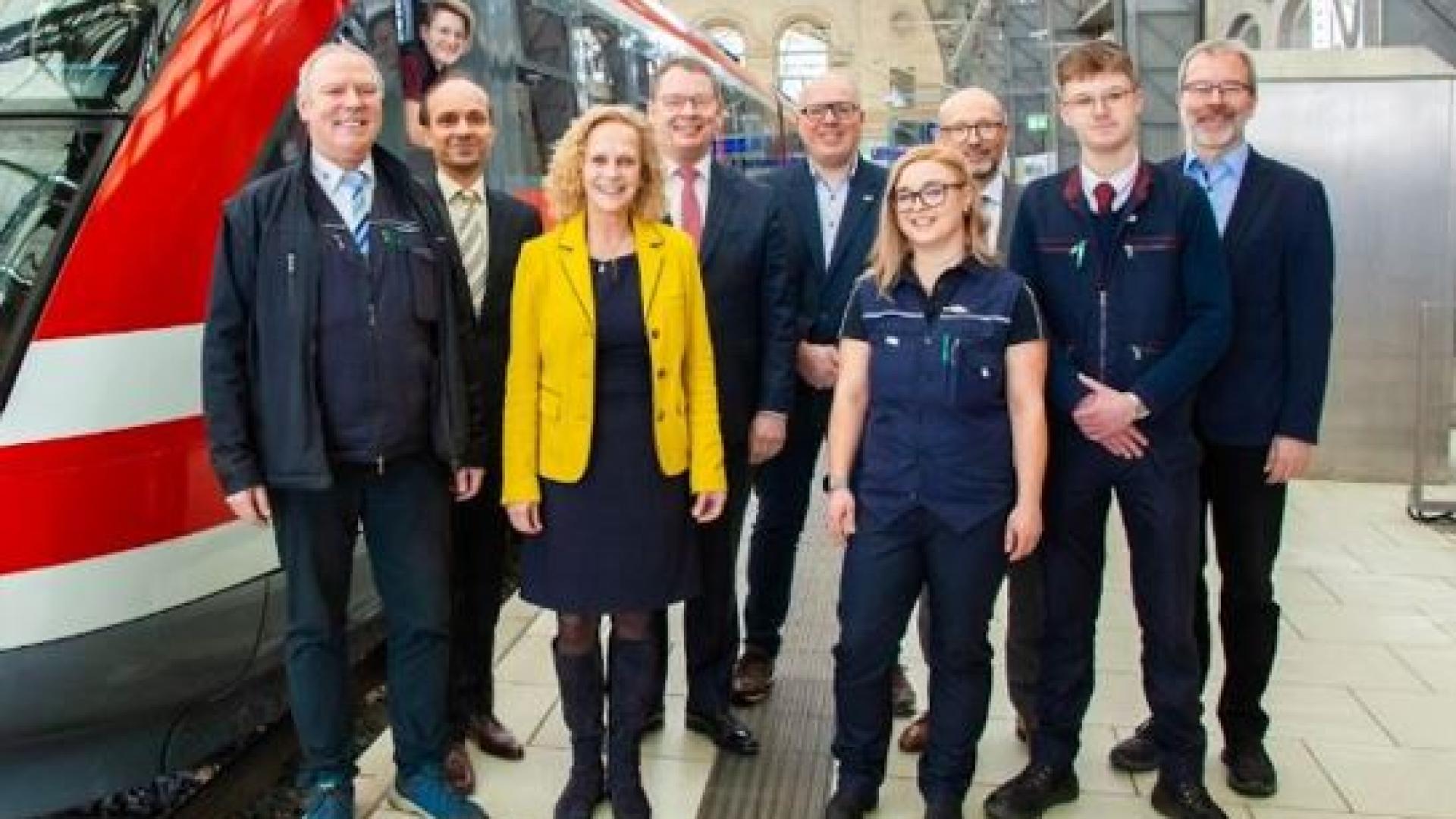 Close cooperation for more training in rail transport