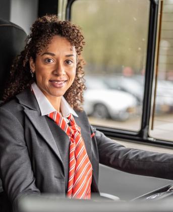 Transdev-conductirice-de-bus