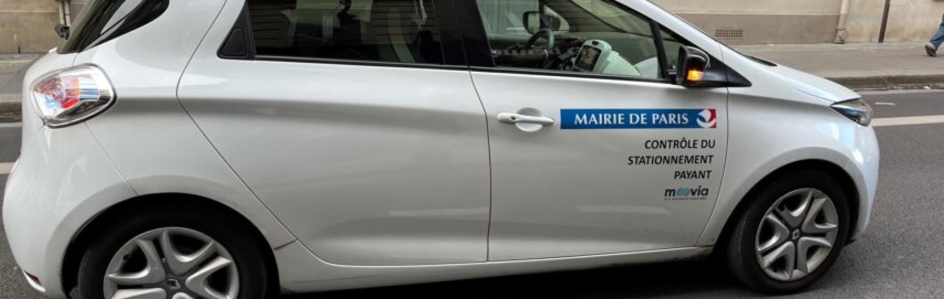 Véhicule électrique Moovia équipé d'un lecteur de plaques d’immatriculation