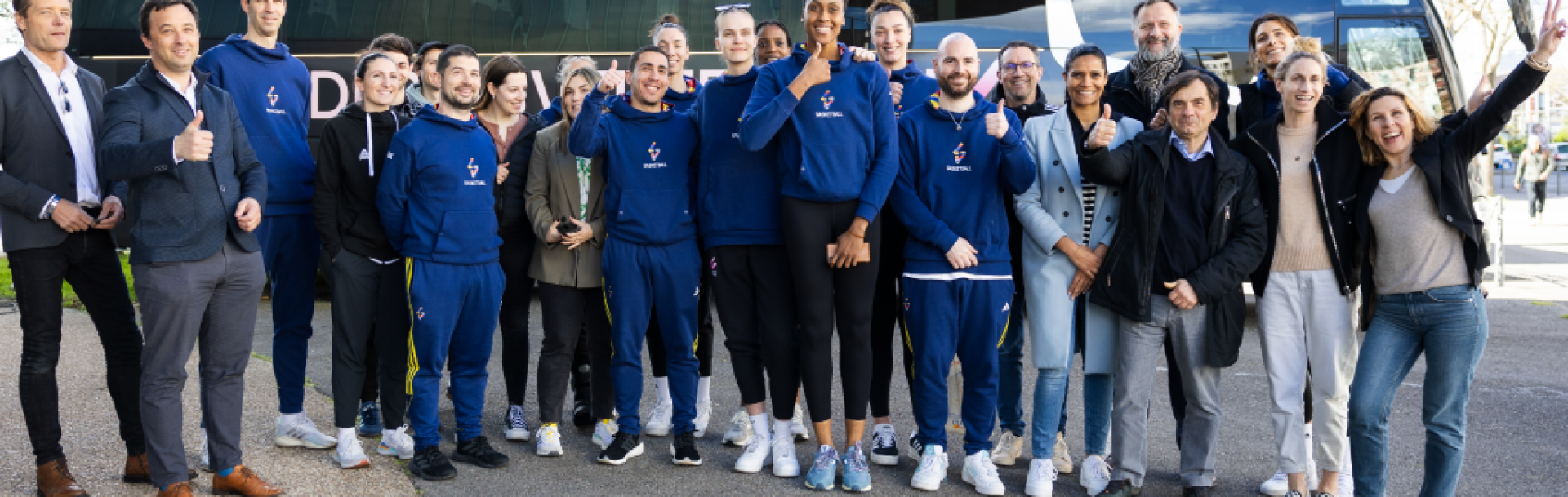 Nouveau car avec LDLC ASVEL Féminin