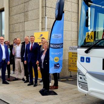 Partenariat Région Bretagne Transdev et La Poste Groupe