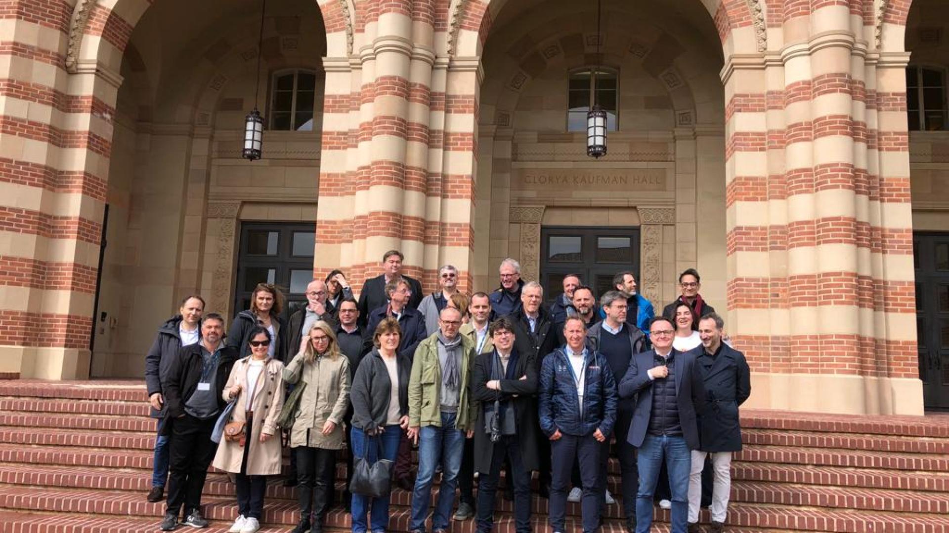 Photo de groupe des 21 participants au programme Trans’lead TopEx