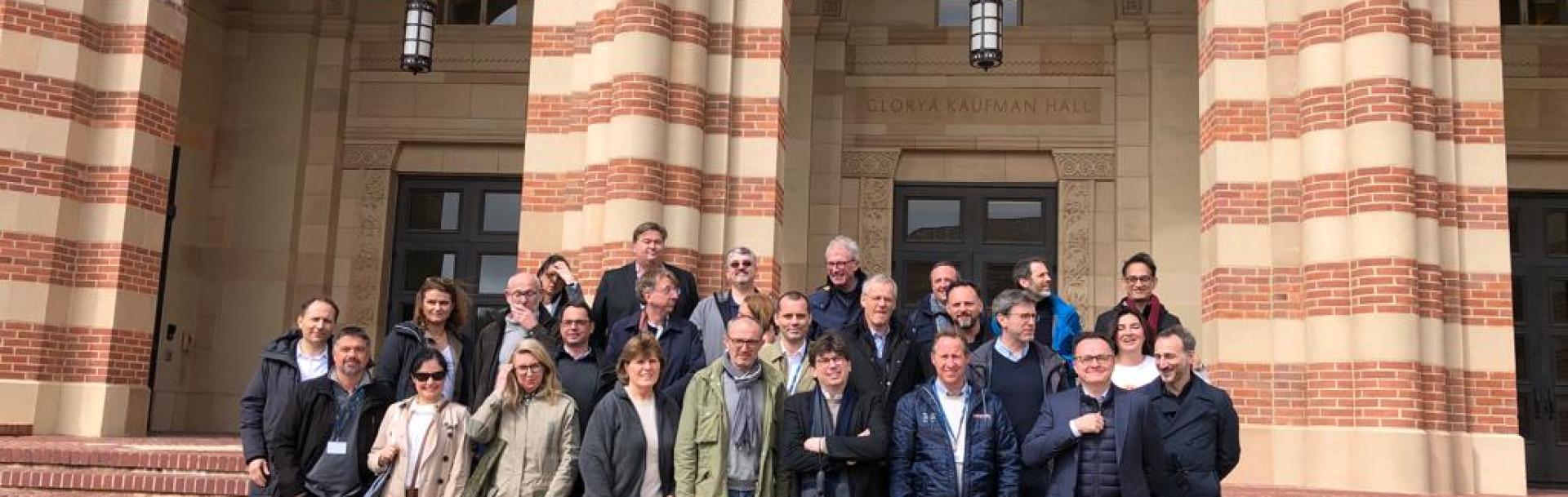 Photo de groupe des 21 participants au programme Trans’lead TopEx