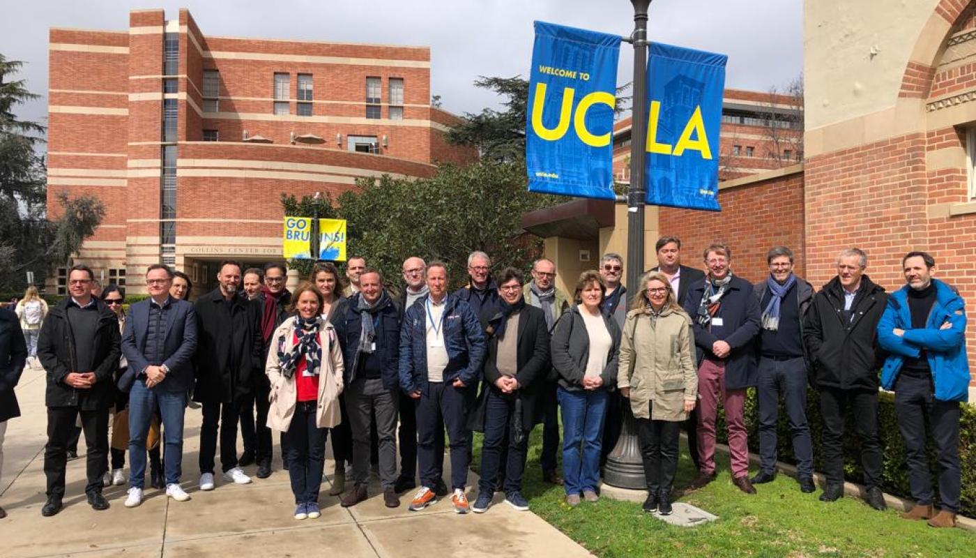 Photo de groupe des 21 participants au programme Trans’lead TopEx