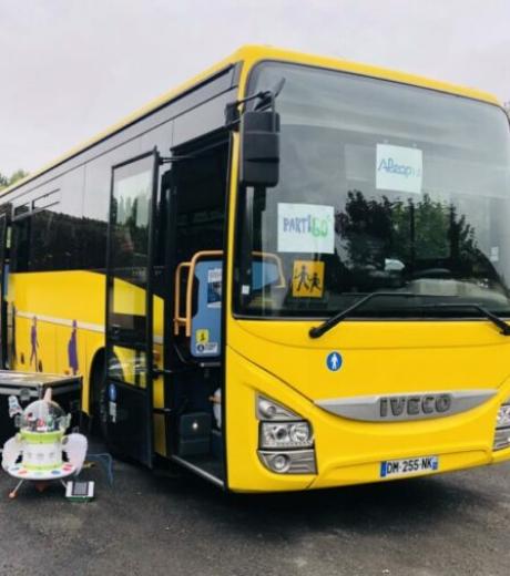 Car jaune Partigo - l'Escape Game Sécurité Routière