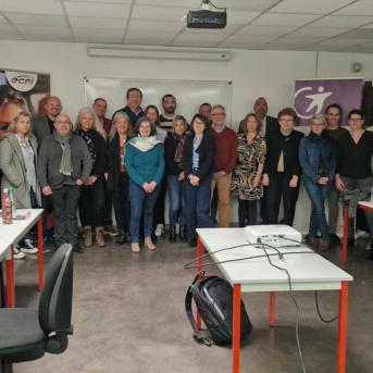 Photo de groupe des participants à la première réunion des chefs de centre ECF Académie by Transdev