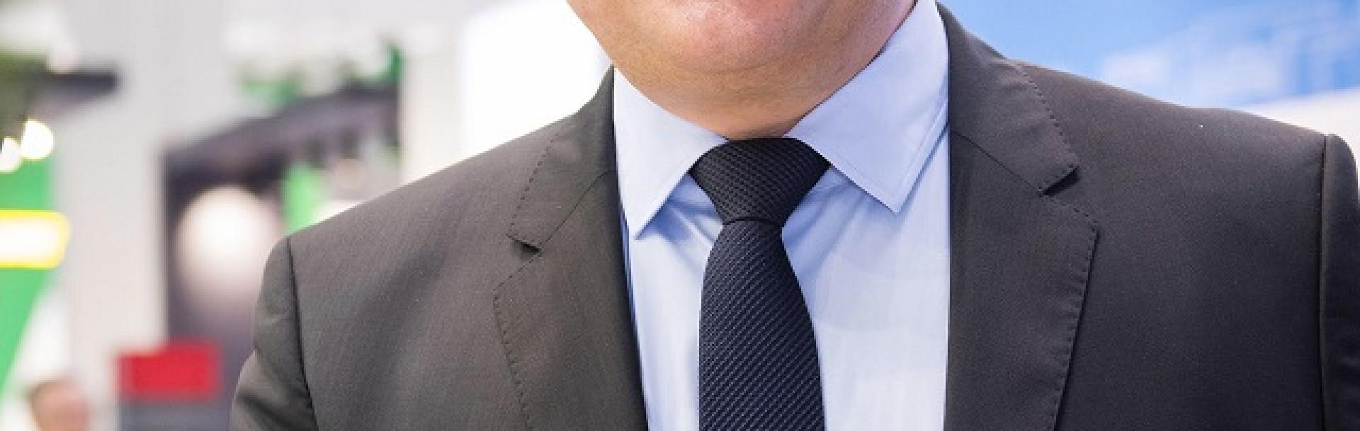 Gilles Elmoznino Directeur médias et relations extérieures et médias / DIRECTOR OF MEDIA AND EXTERNAL RELATIONS OF TRANSDEV GROUP