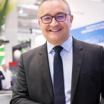 Gilles Elmoznino Directeur médias et relations extérieures et médias / DIRECTOR OF MEDIA AND EXTERNAL RELATIONS OF TRANSDEV GROUP