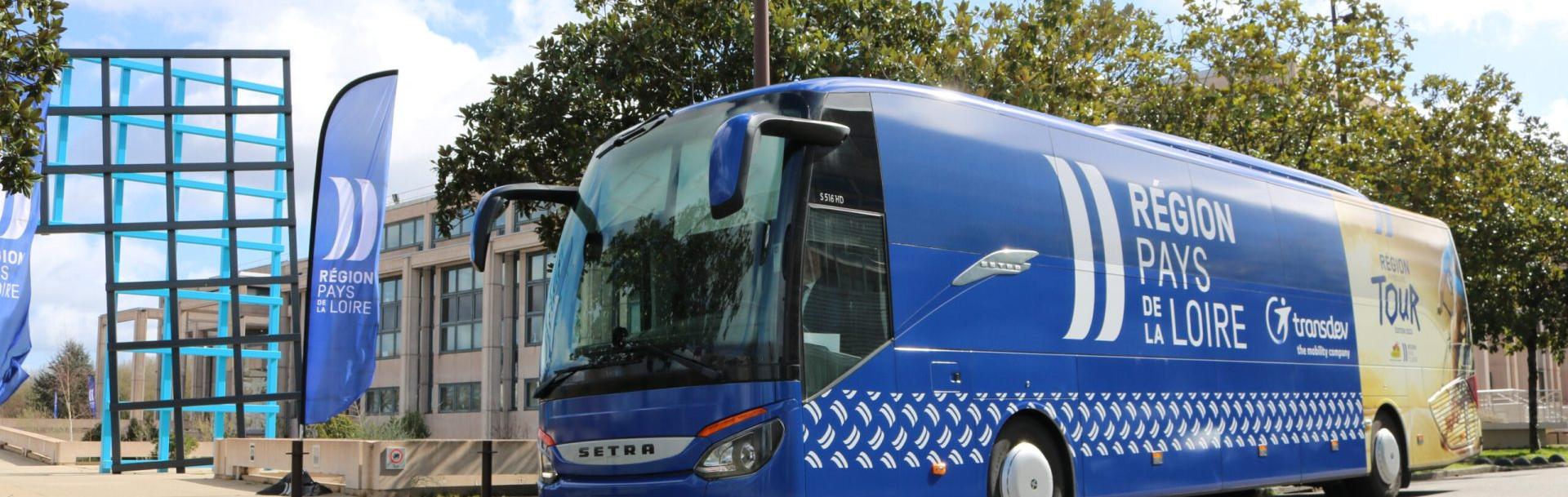 Simulateur de conduite devant l'hôtel de Région à Nantes