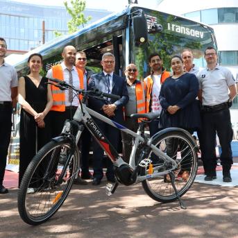 Photo de groupe événement sécurité routière modes doux