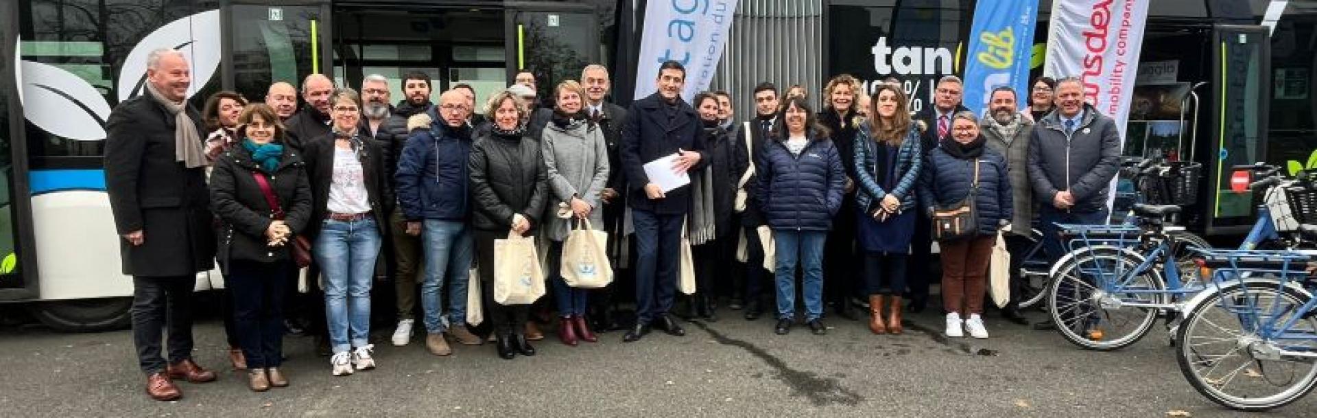 Signature du contrade délégation de service public de de Niort Agglo