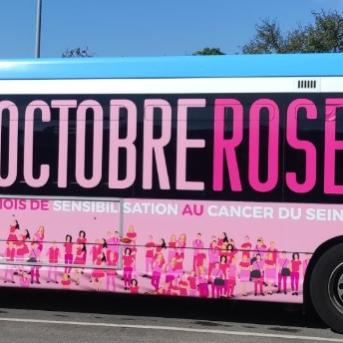 Tan Lib Octobre rose 2023 bus covering