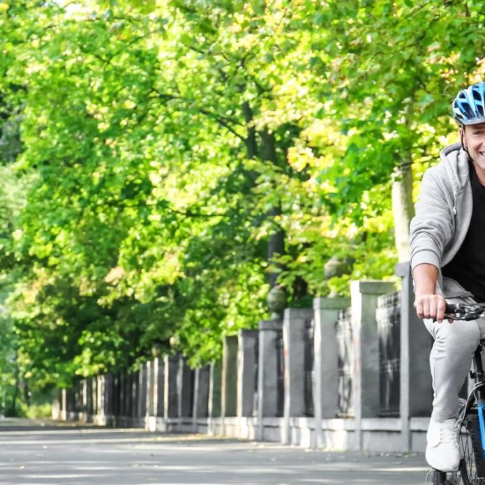 The Mobility Sphere Homme qui roule à vélo