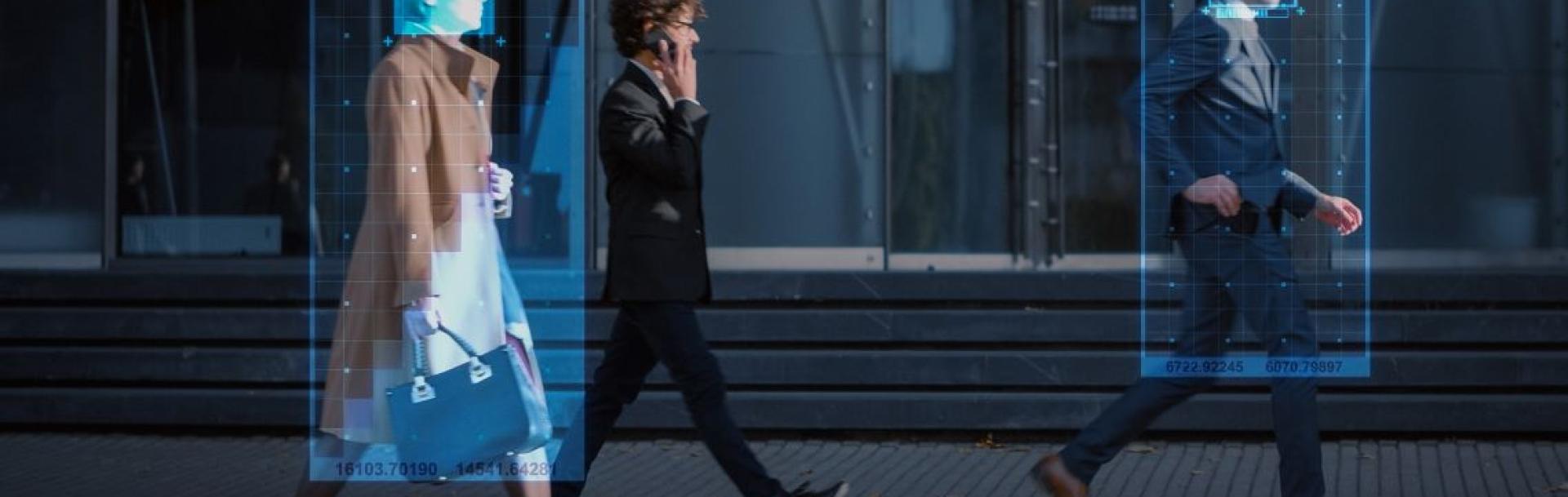 The Mobility Sphere Individus qui marchent certains au téléphone