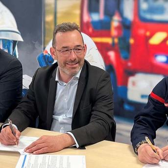 3 Pompiers, dont Jonathan Machula et Thomas Guignard