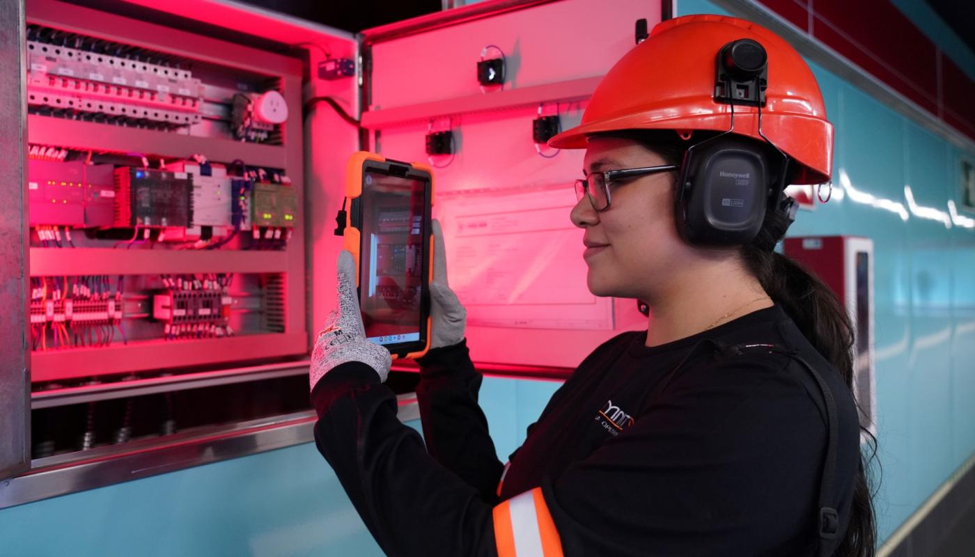 Transdev Ecuador Staff in QUITO metro 3