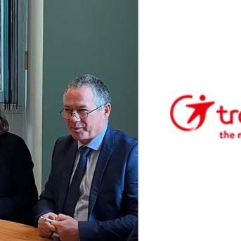Signature pour le renouvellement du partenariat Millau et Transdev