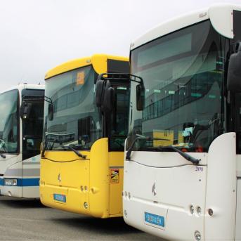 School buses for Ukraine - Des bus pour l'Ukraine