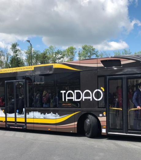 Tadao bus hydrogene marron noir jaune - première ligne de bus hydrogène en France