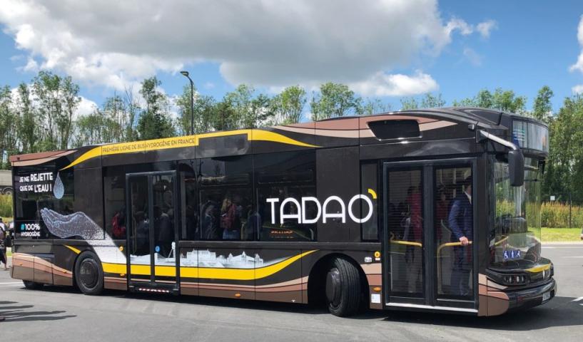 Tadao bus hydrogene marron noir jaune - première ligne de bus hydrogène en France