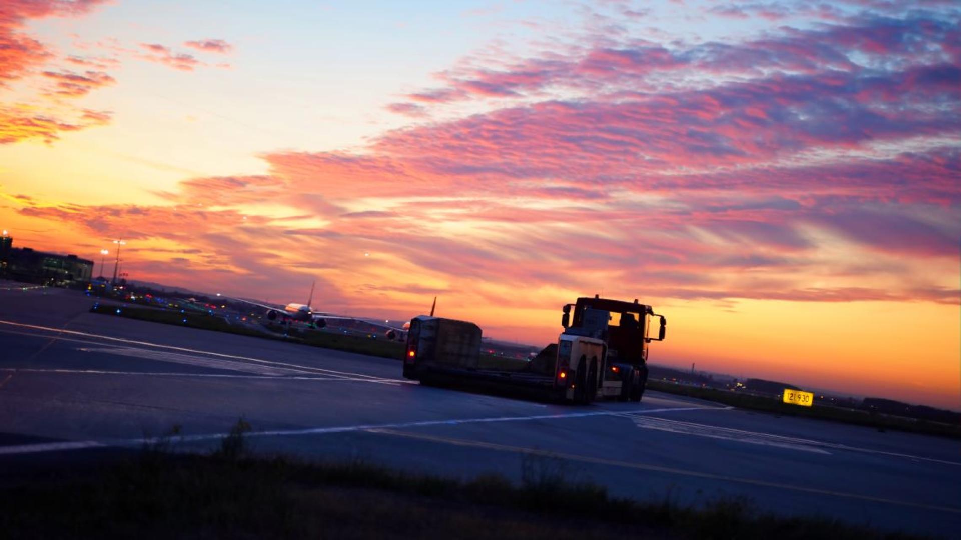 Véhicule de logistique aéroportuaire
