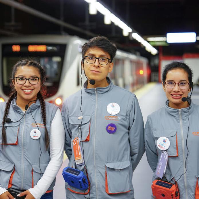 Ecuador - Quito - Metro - Customer service team