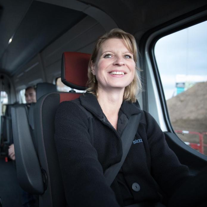 Collaboratrice Transdev - mobilité partagée - France - Auvergne Rhône Alpes - Roanne