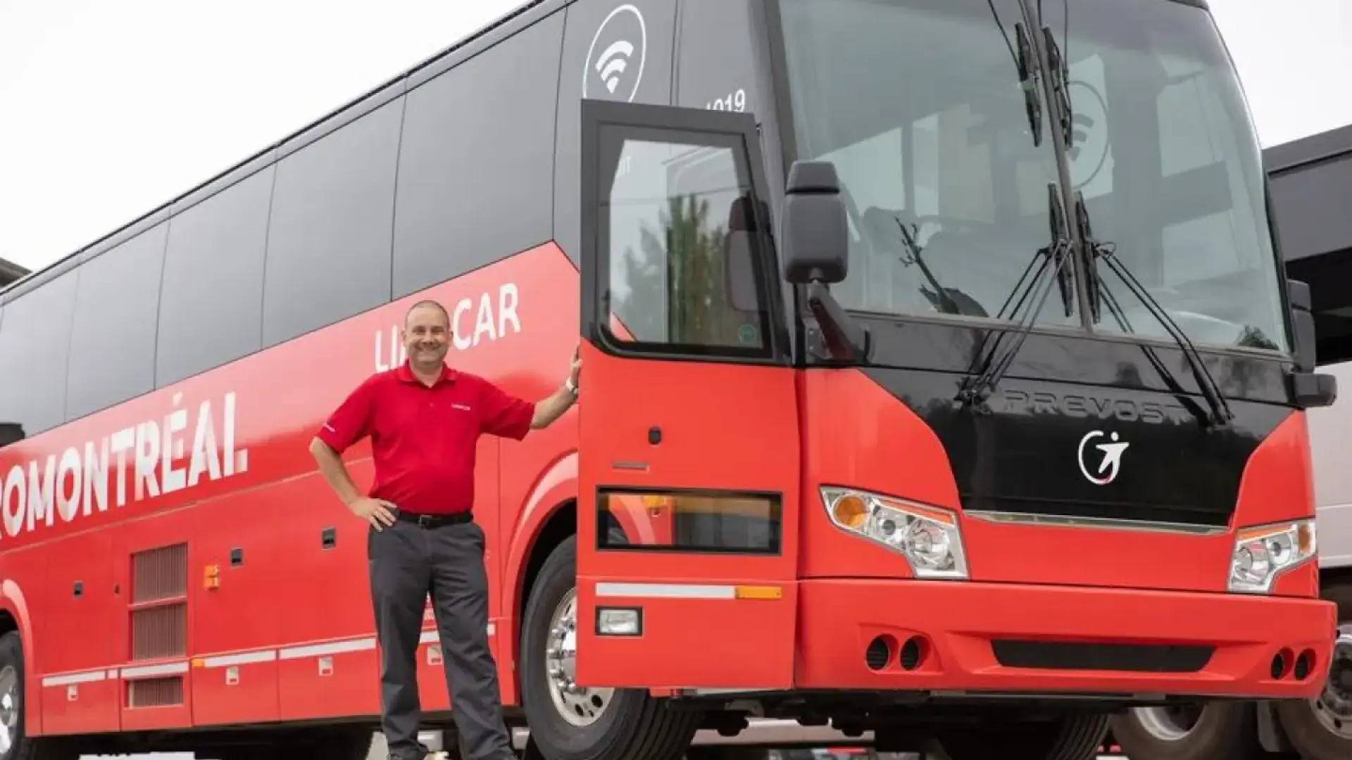 Coach and coach driver in Sherbrook Canada