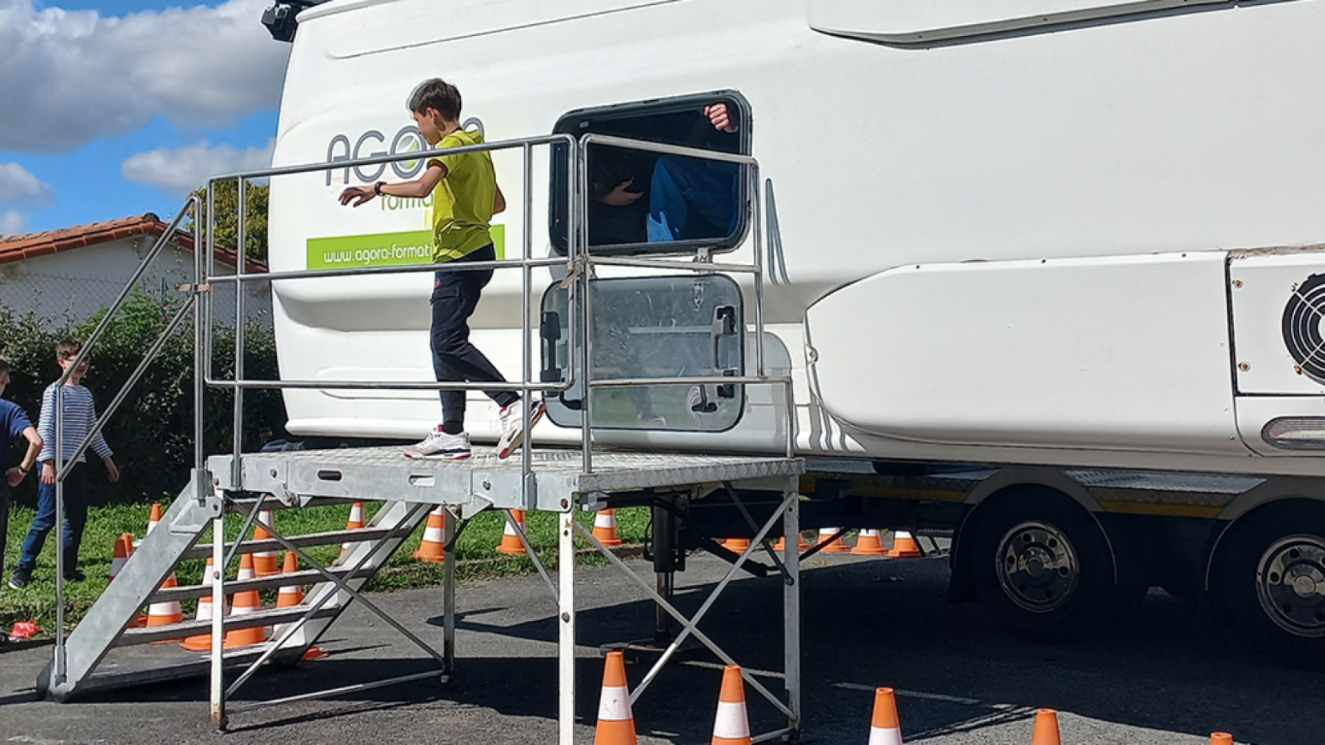 Elèves Niort La Rochelle atelier sensibilisation sécurité bus