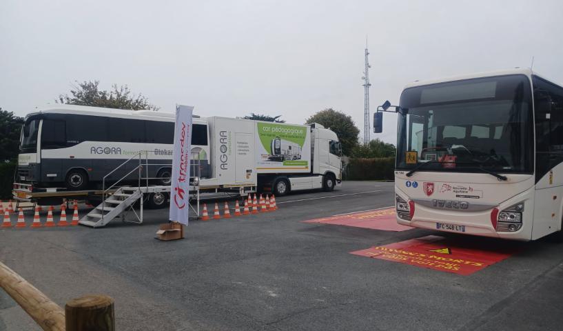 Elèves Niort La Rochelle atelier sensibilisation sécurité bus