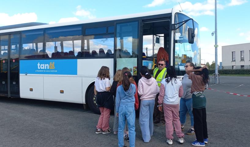 Elèves Niort La Rochelle atelier sensibilisation sécurité bus