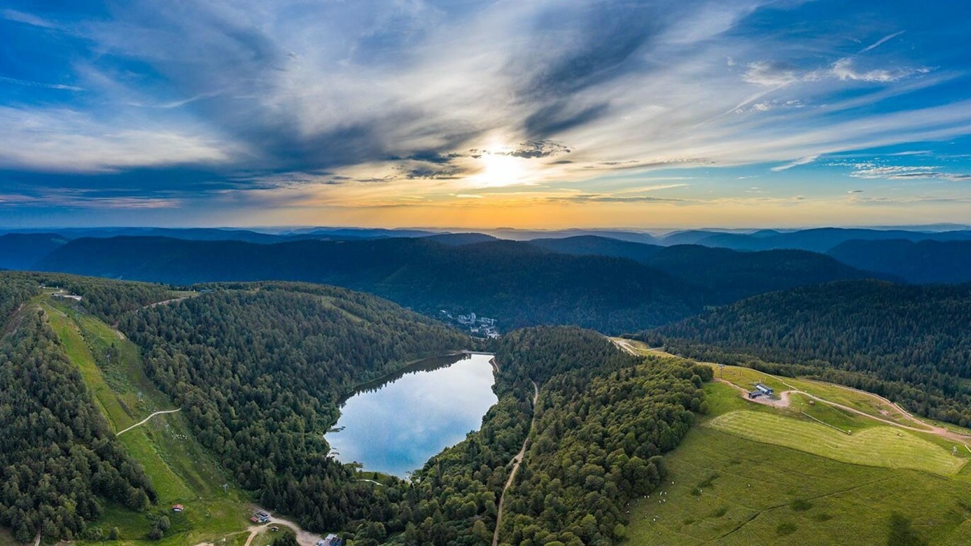 France - Grand Est - Les Vosges vues du ciel par drone