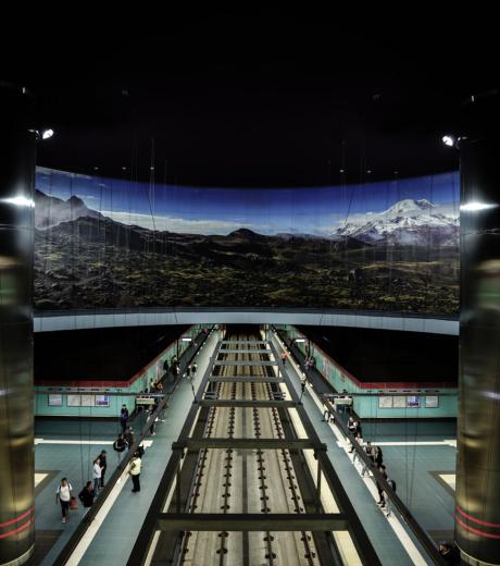 ecuador-quito-metro-staff-8