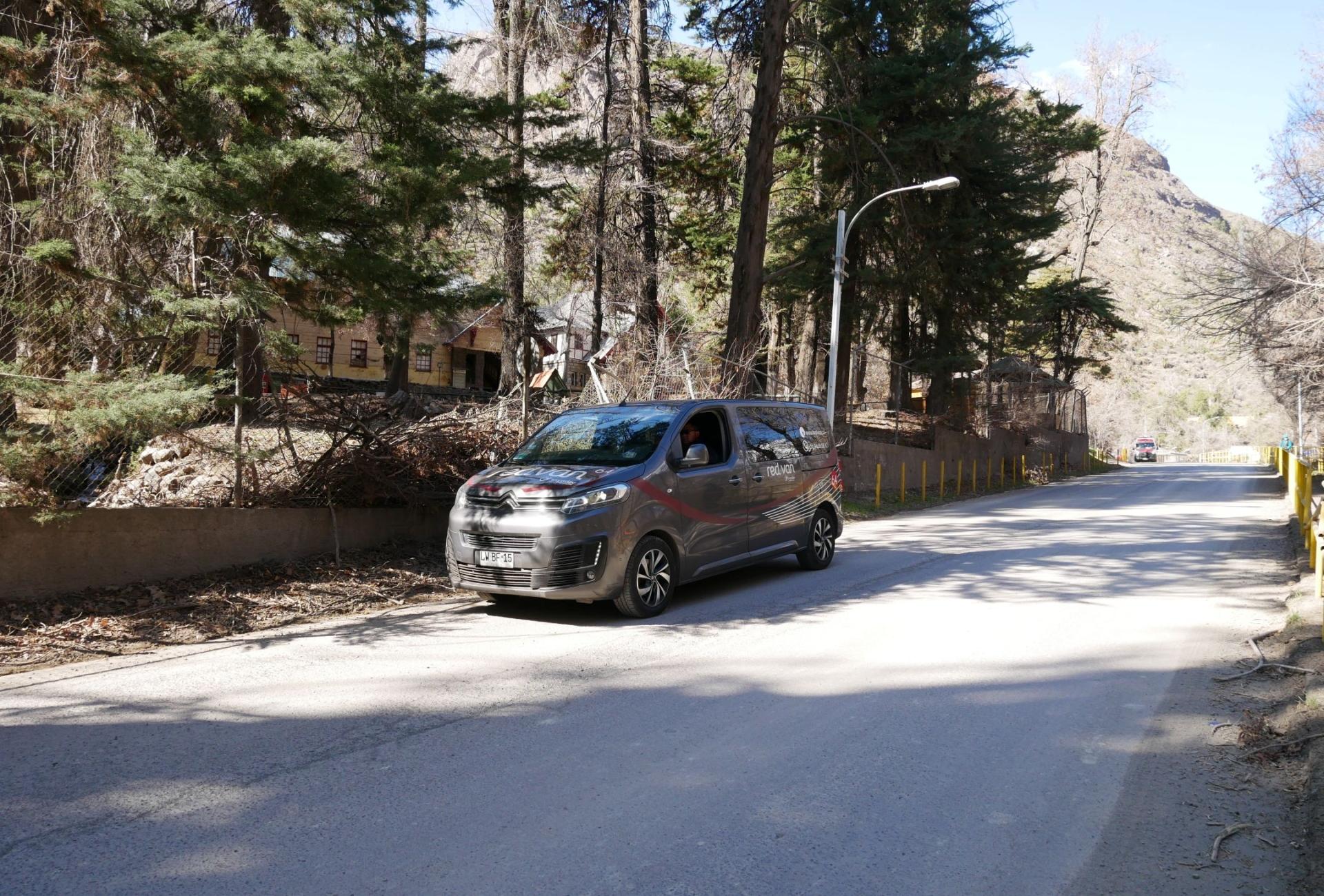 redvan-vehicles-and-employees-6