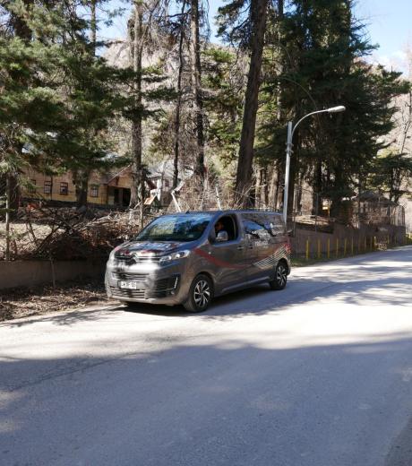 redvan-vehicles-and-employees-6