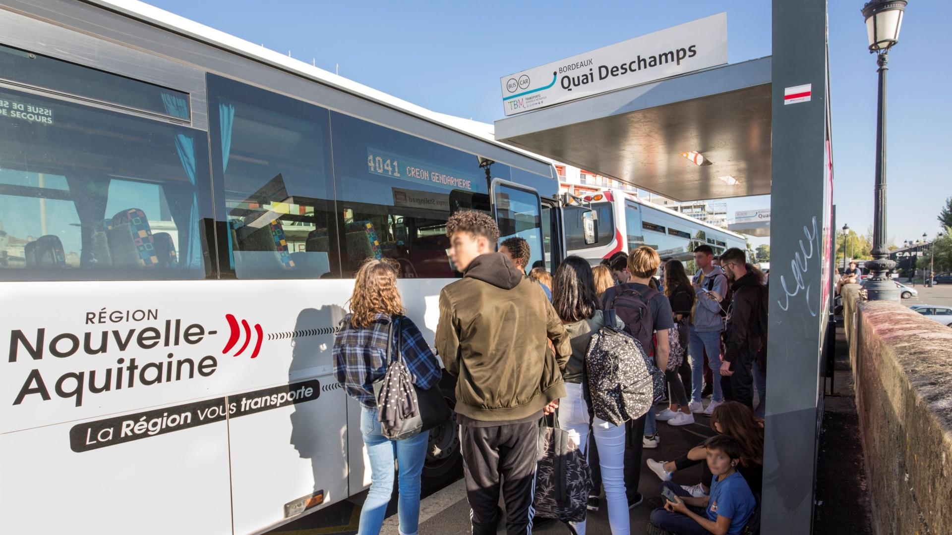 Cars-scolaire-transdev-nouvelle-aquitaine