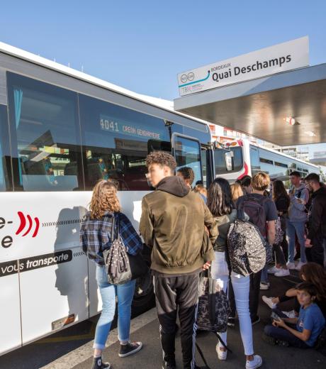 Cars-scolaire-transdev-nouvelle-aquitaine