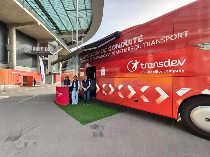 Evenement recrutement en Sarthe avec la présence du Simulateur au stade de foot du Mans