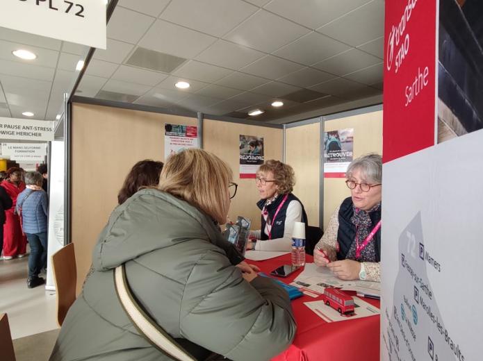 Evenement recrutement en Sarthe avec la présence du Simulateur au stade de foot du Mans