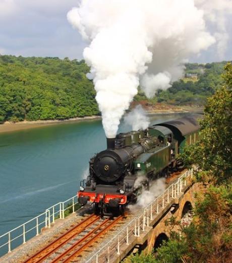 TRAIN IN BRITTANY
