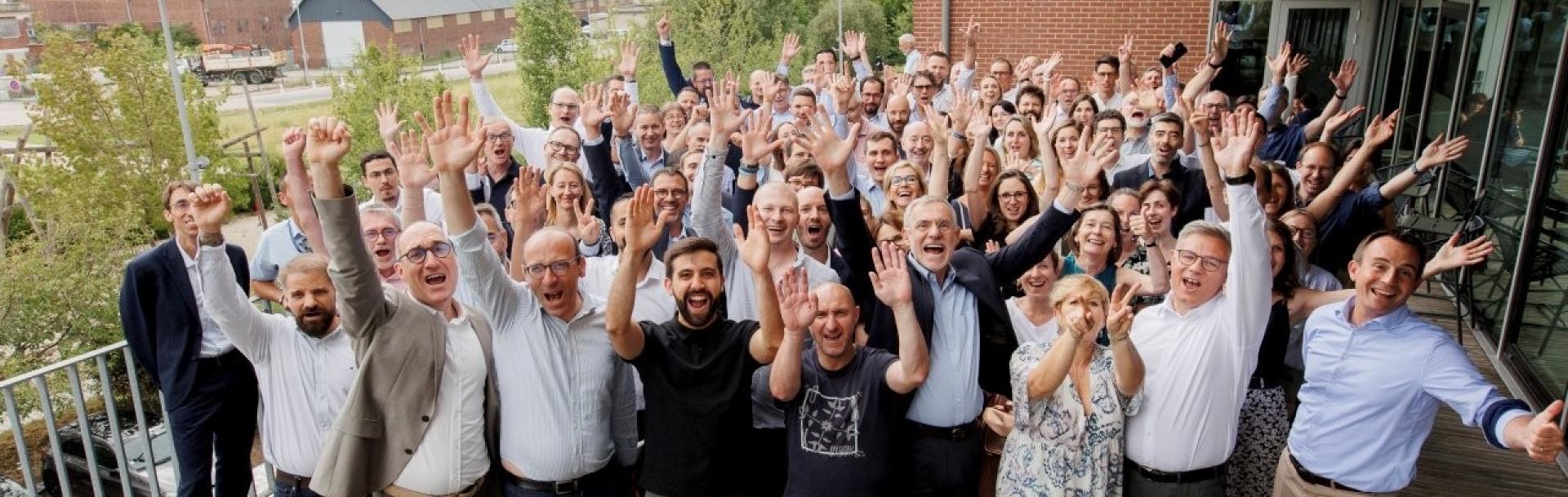 Photo de groupe representant la victoire de l'appel d'offres de Rouen