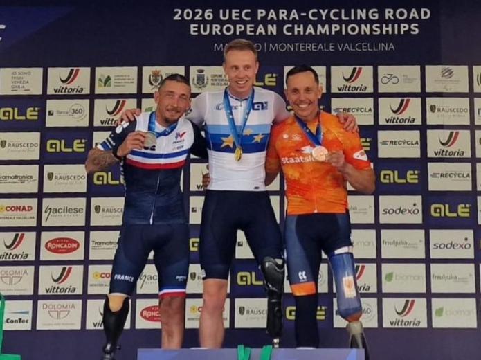 Tim de Vries triple médaillé européen en handbike