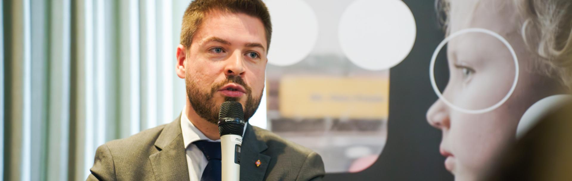 Jean-Baptiste Hamonic, maire de Villepreux