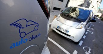 auto bleue garée 2011,veolia,transdev,nice,auto,autopartage,electrique