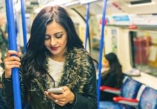 girl-subway-smartphone-communication-progress-transdev